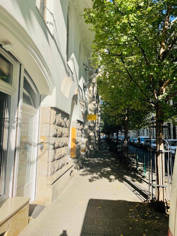 Studio B Budapest Luaran gambar